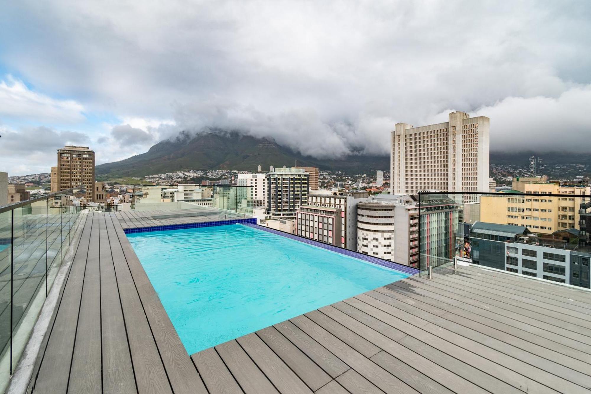 Brand New, Modern In Loop Street Appartement *